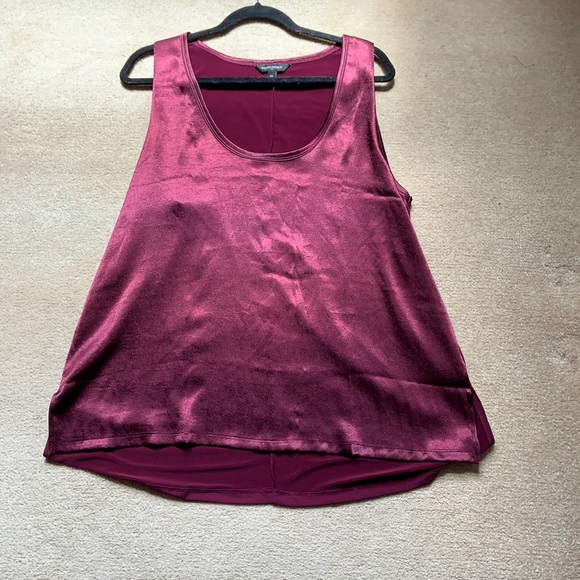 XL Shimmery burgundy sleeveless top - Picture 1 of 2